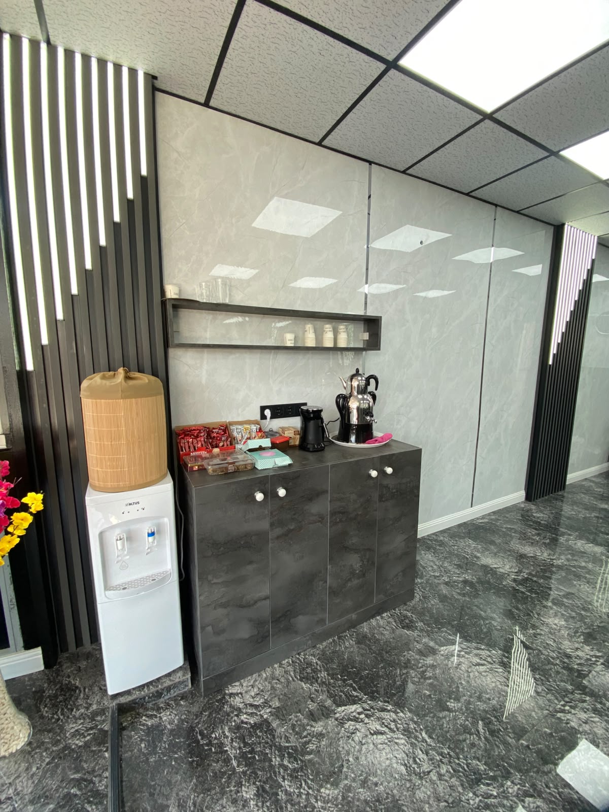 İzmir Buca kuaför premium bekleme alanı